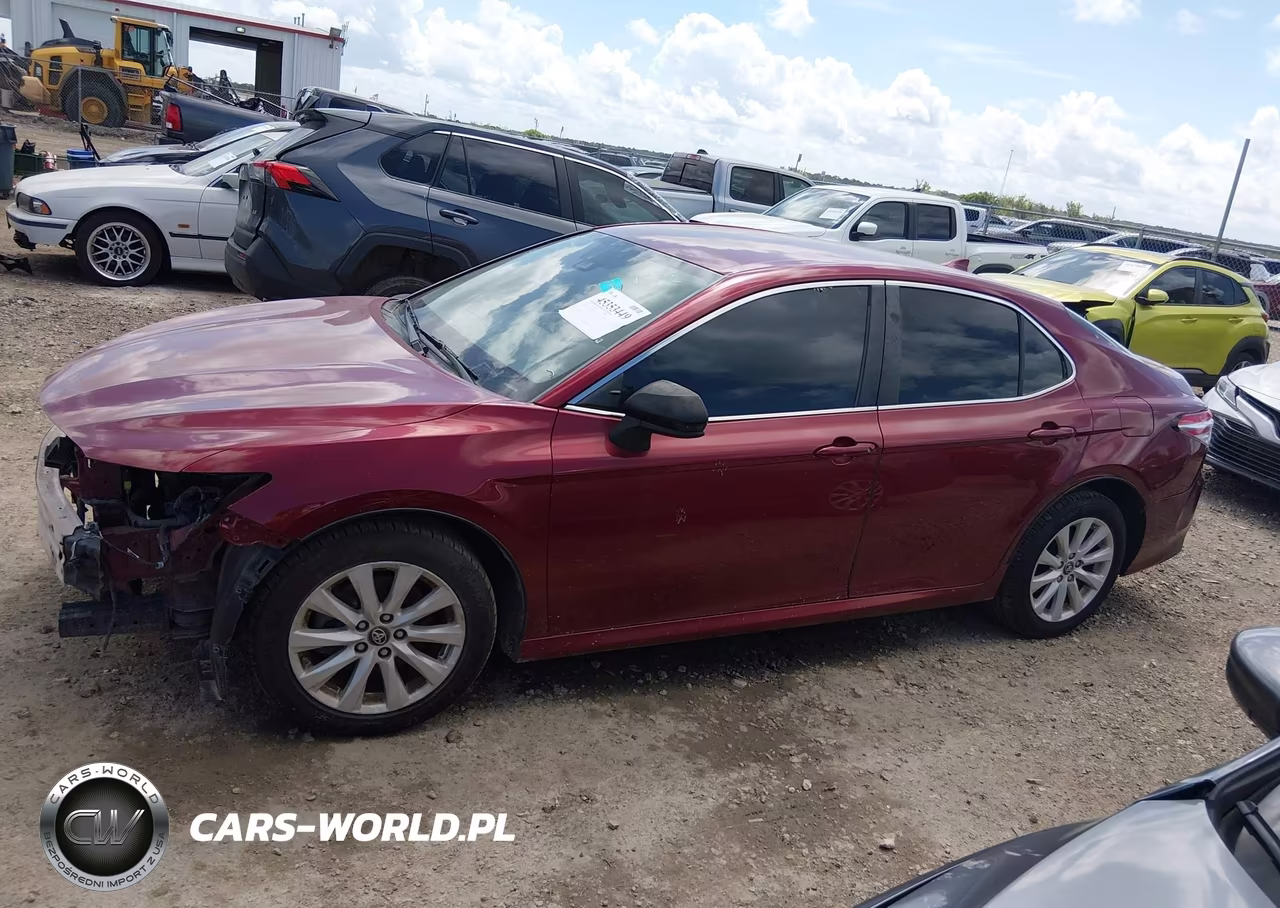 2019 Toyota Camry Le VIN:4T1B11HK1KU714308 - 15