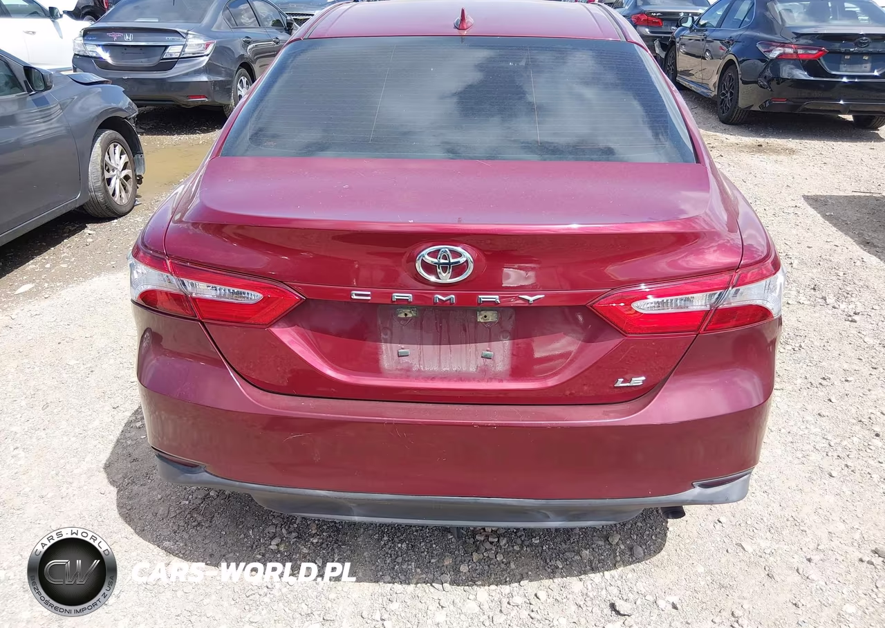 2019 Toyota Camry Le VIN:4T1B11HK1KU714308 - 17