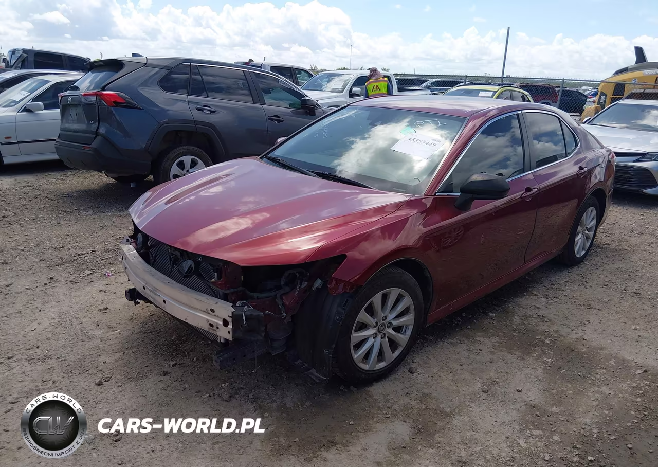 2019 Toyota Camry Le VIN:4T1B11HK1KU714308 - 2