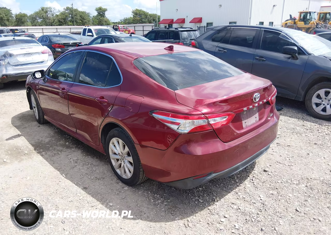2019 Toyota Camry Le VIN:4T1B11HK1KU714308 - 3