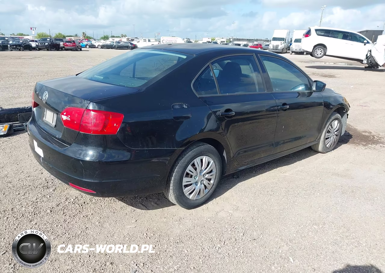 2011 Volkswagen Jetta 2.0L S VIN:3VW2K7AJ8BM069132 - 4