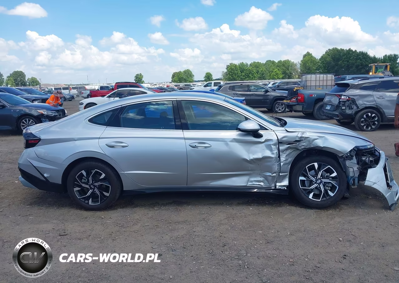 2025 Hyundai Sonata Sel VIN:KMHL64JA6SA437584 - 14