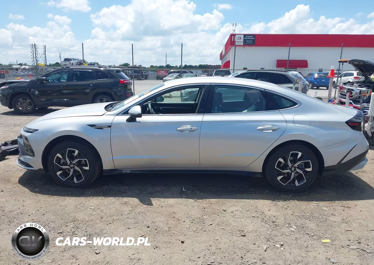 2025 Hyundai Sonata Sel VIN:KMHL64JA6SA437584 - 15