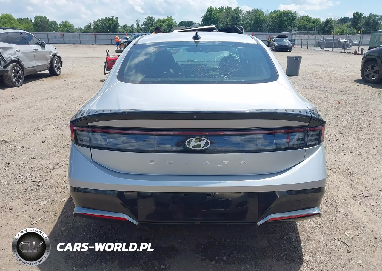 2025 Hyundai Sonata Sel VIN:KMHL64JA6SA437584 - 17