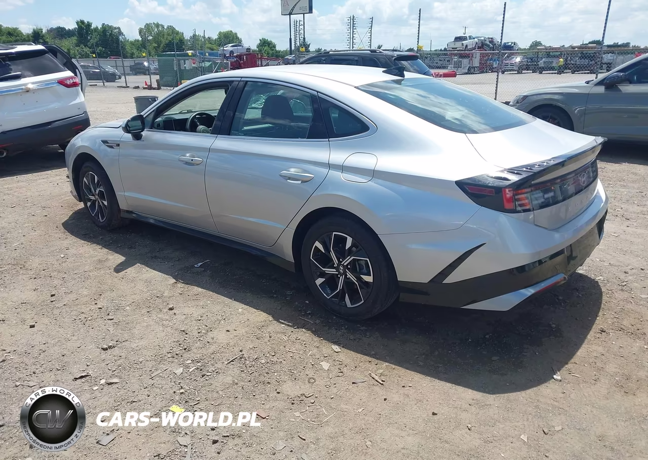 2025 Hyundai Sonata Sel VIN:KMHL64JA6SA437584 - 3