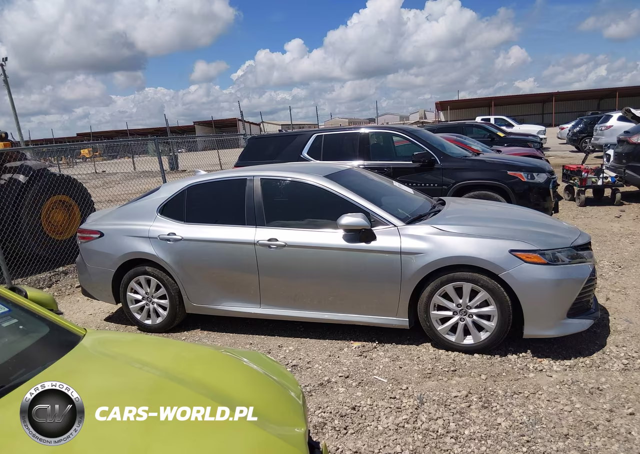 2020 Toyota Camry Le VIN:4T1C11AKXLU894730 - 13
