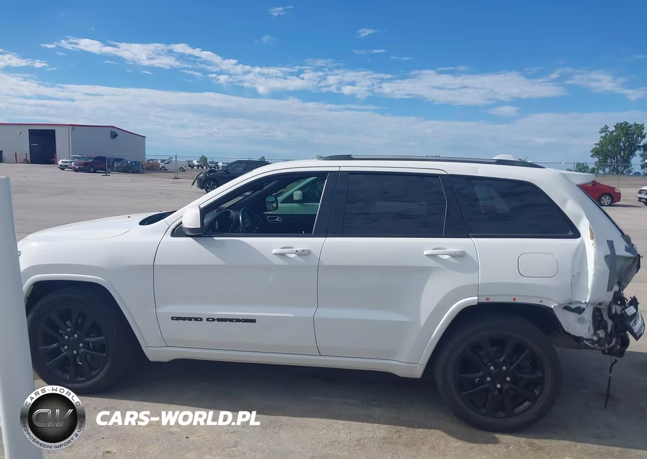 2020 Jeep Grand Cherokee Altitude VIN:1C4RJFAG1LC188632 - 14