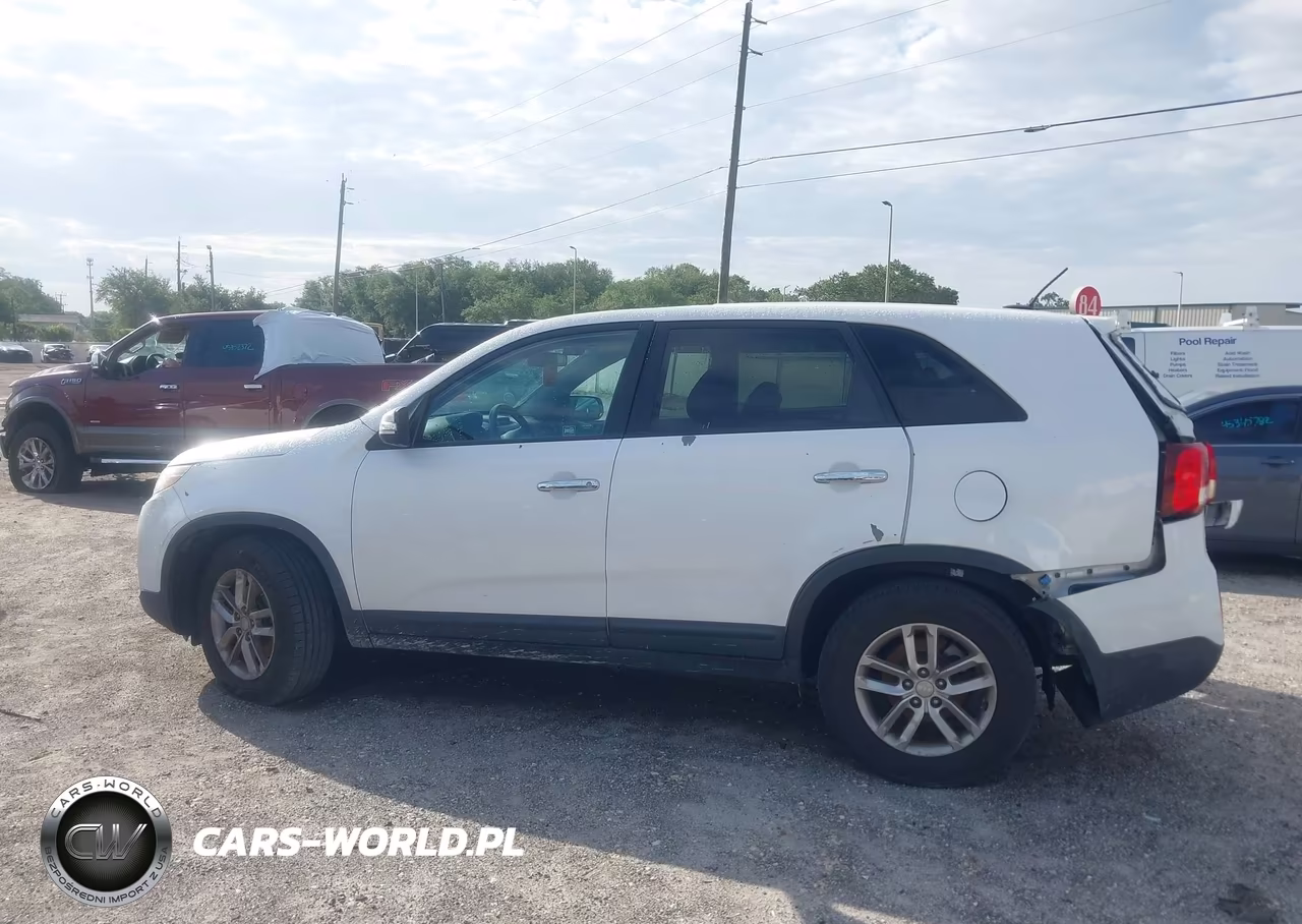 2015 Kia Sorento Lx VIN:5XYKT3A62FG628679 - 14