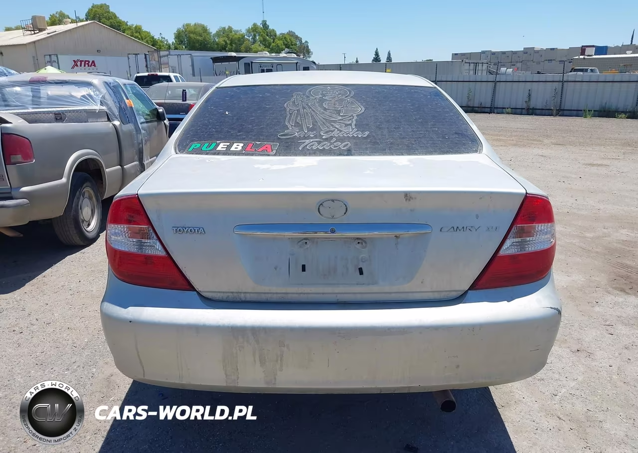 2002 Toyota Camry Xle VIN:JTDBE32K520106960 - 18
