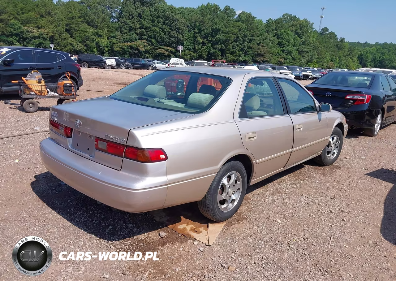 1999 Toyota Camry Le VIN:4T1BG28K3XU392119 - 4