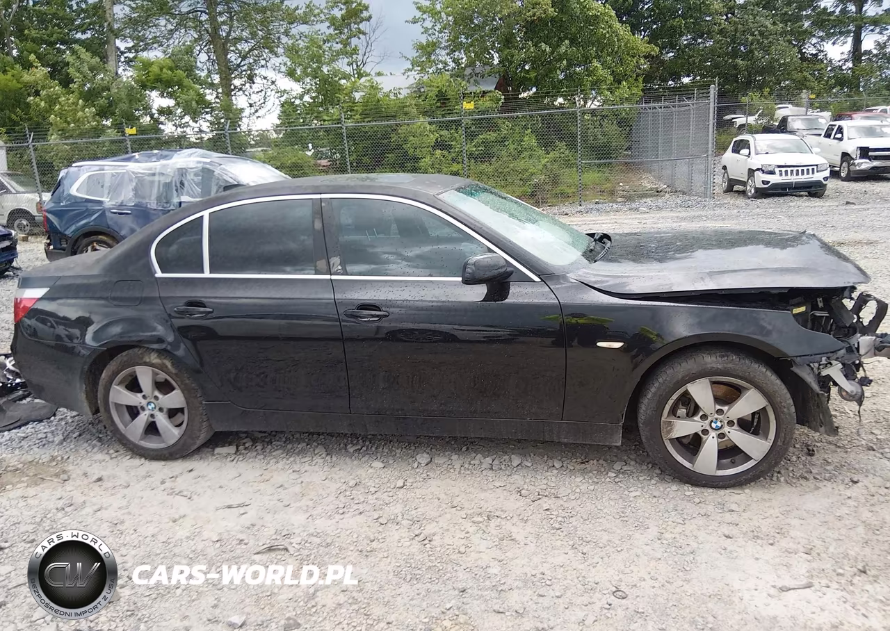 2007 BMW 530Xi VIN:WBANF73547CY18115 - 14