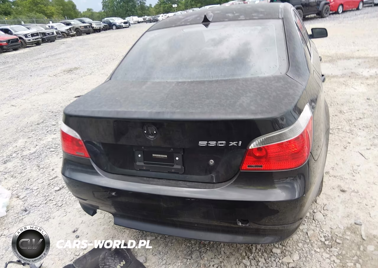 2007 BMW 530Xi VIN:WBANF73547CY18115 - 17