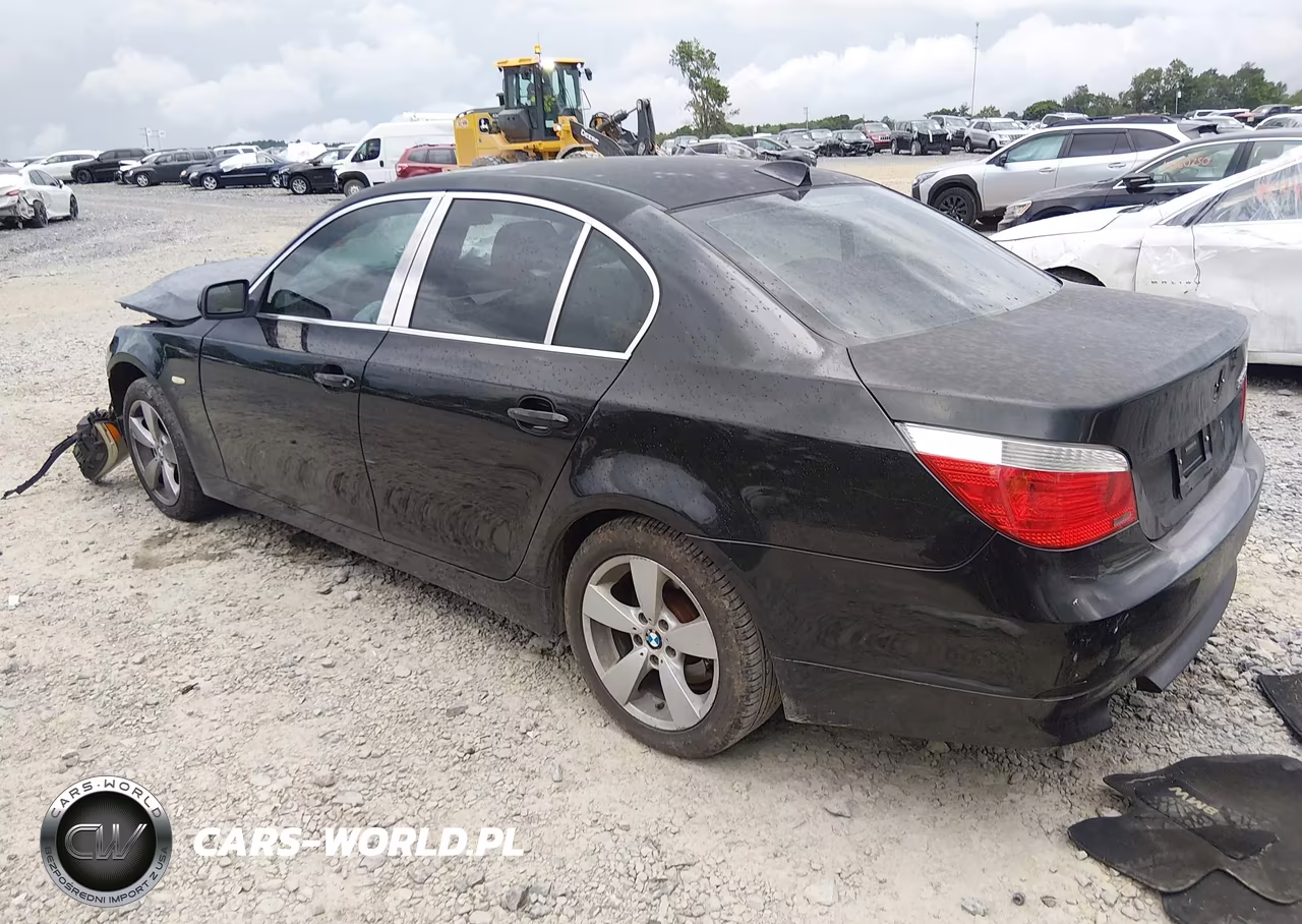 2007 BMW 530Xi VIN:WBANF73547CY18115 - 3
