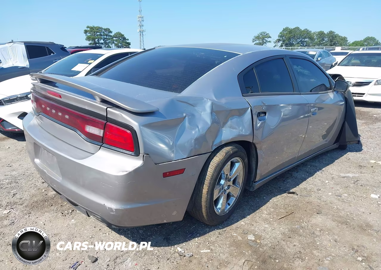 2013 Dodge Charger Se VIN:2C3CDXBG0DH684641 - 4