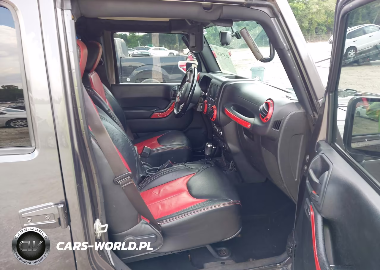 2017 Jeep Wrangler Unlimited Rubicon Hard Rock 4X4 VIN:1C4HJWFG5HL557696 - 5