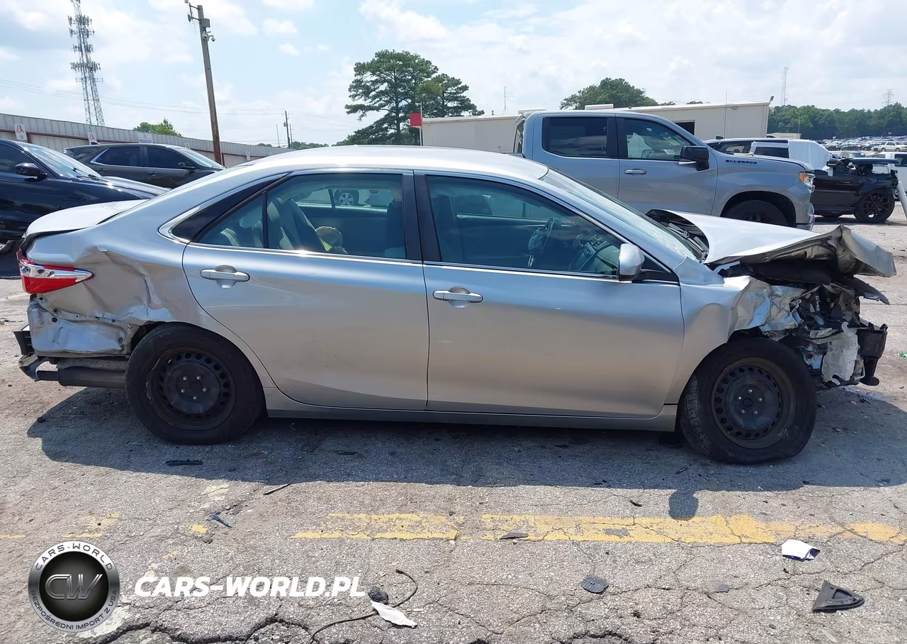 2017 Toyota Camry Le VIN:4T1BF1FK3HU738395 - 12
