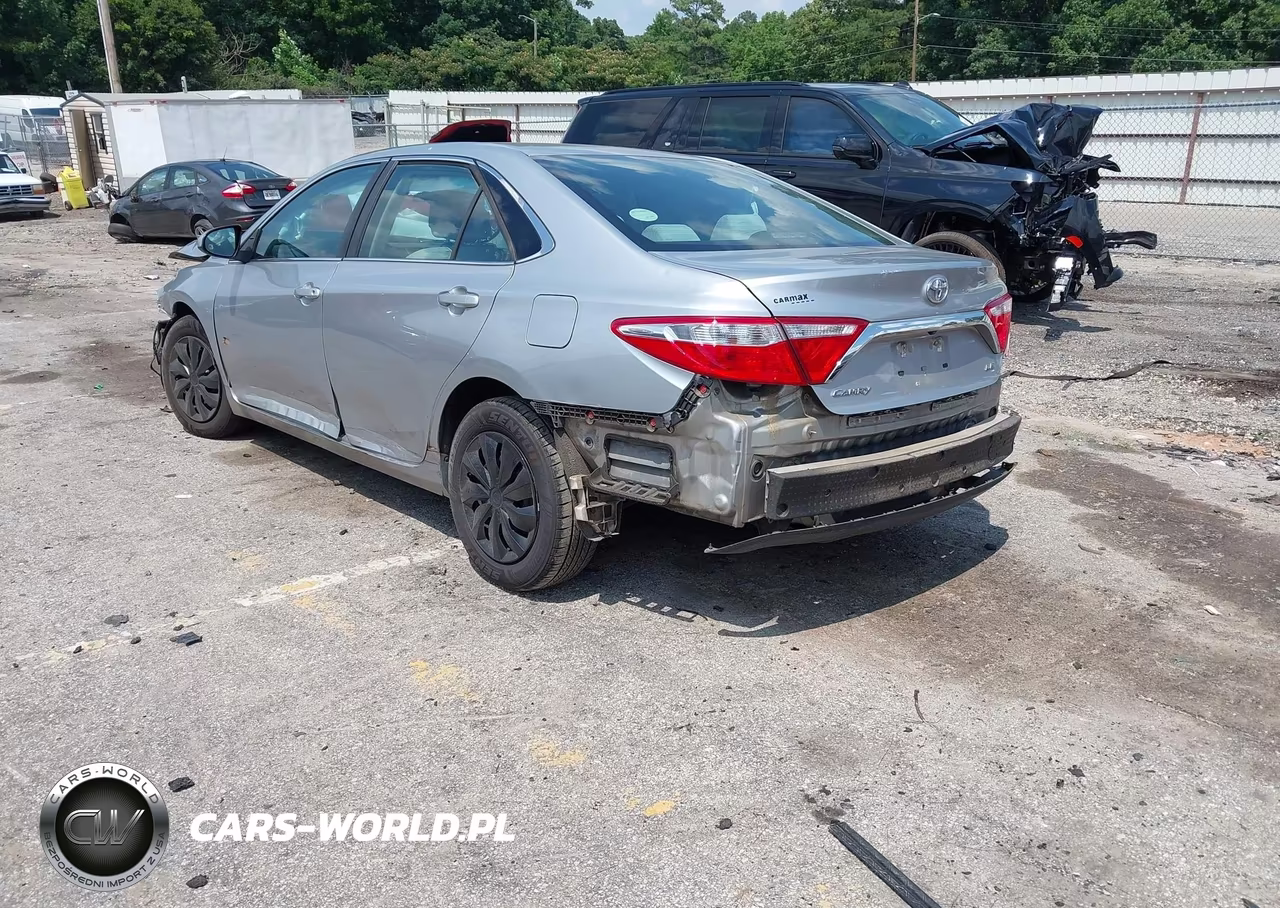 2017 Toyota Camry Le VIN:4T1BF1FK3HU738395 - 3