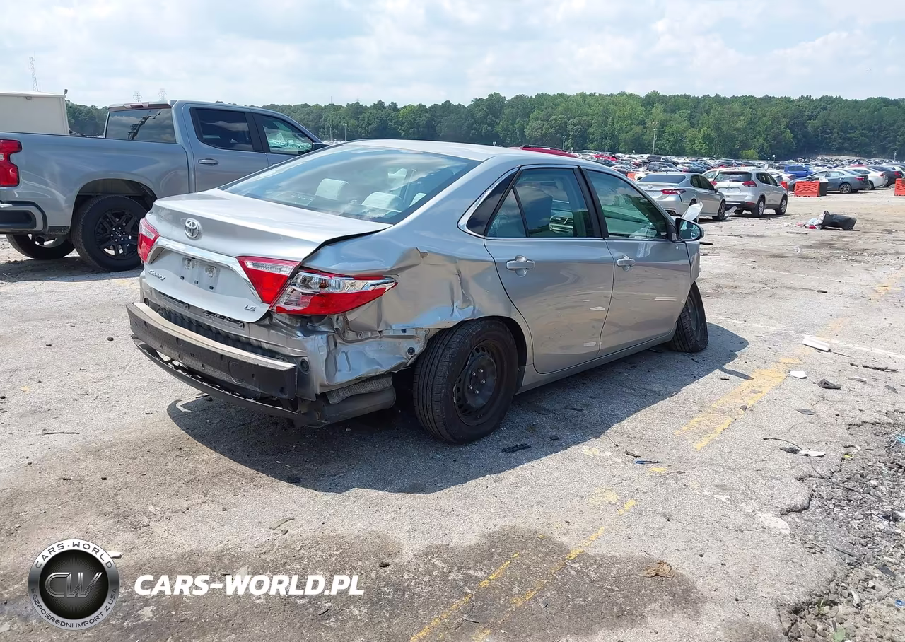 2017 Toyota Camry Le VIN:4T1BF1FK3HU738395 - 4