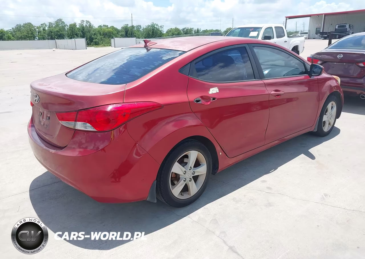 2013 Hyundai Elantra Gls VIN:KMHDH4AE3DU498636 - 4