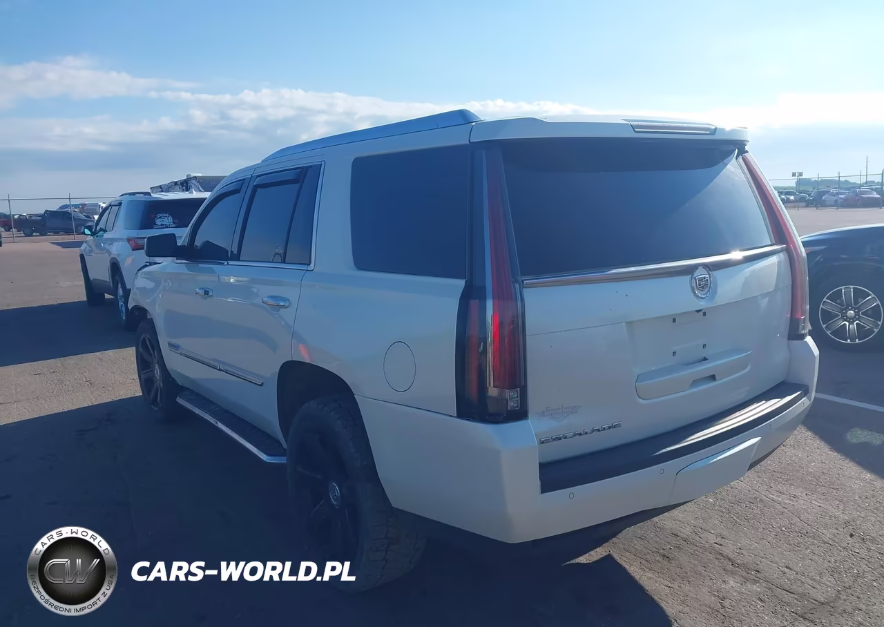 2015 Cadillac Escalade Luxury VIN:1GYS4BKJXFR286078 - 3