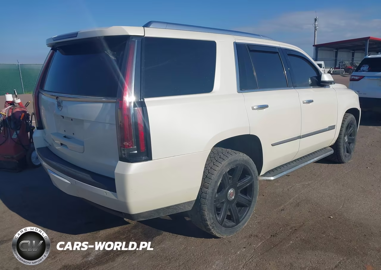 2015 Cadillac Escalade Luxury VIN:1GYS4BKJXFR286078 - 4