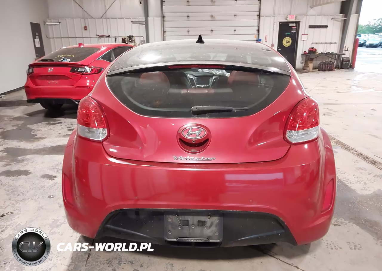 2014 Hyundai Veloster Base W-Red VIN:KMHTC6AD6EU190553 - 16