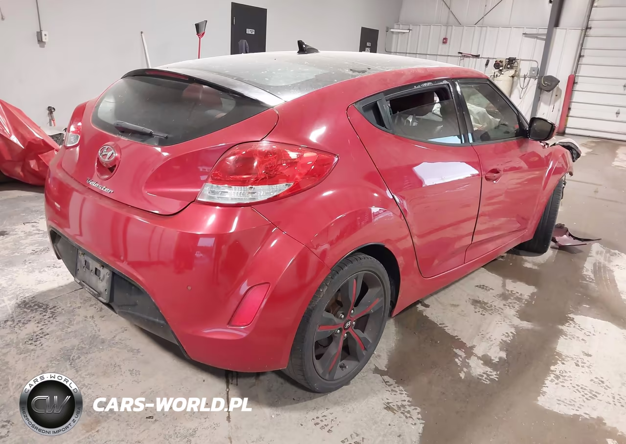 2014 Hyundai Veloster Base W-Red VIN:KMHTC6AD6EU190553 - 4