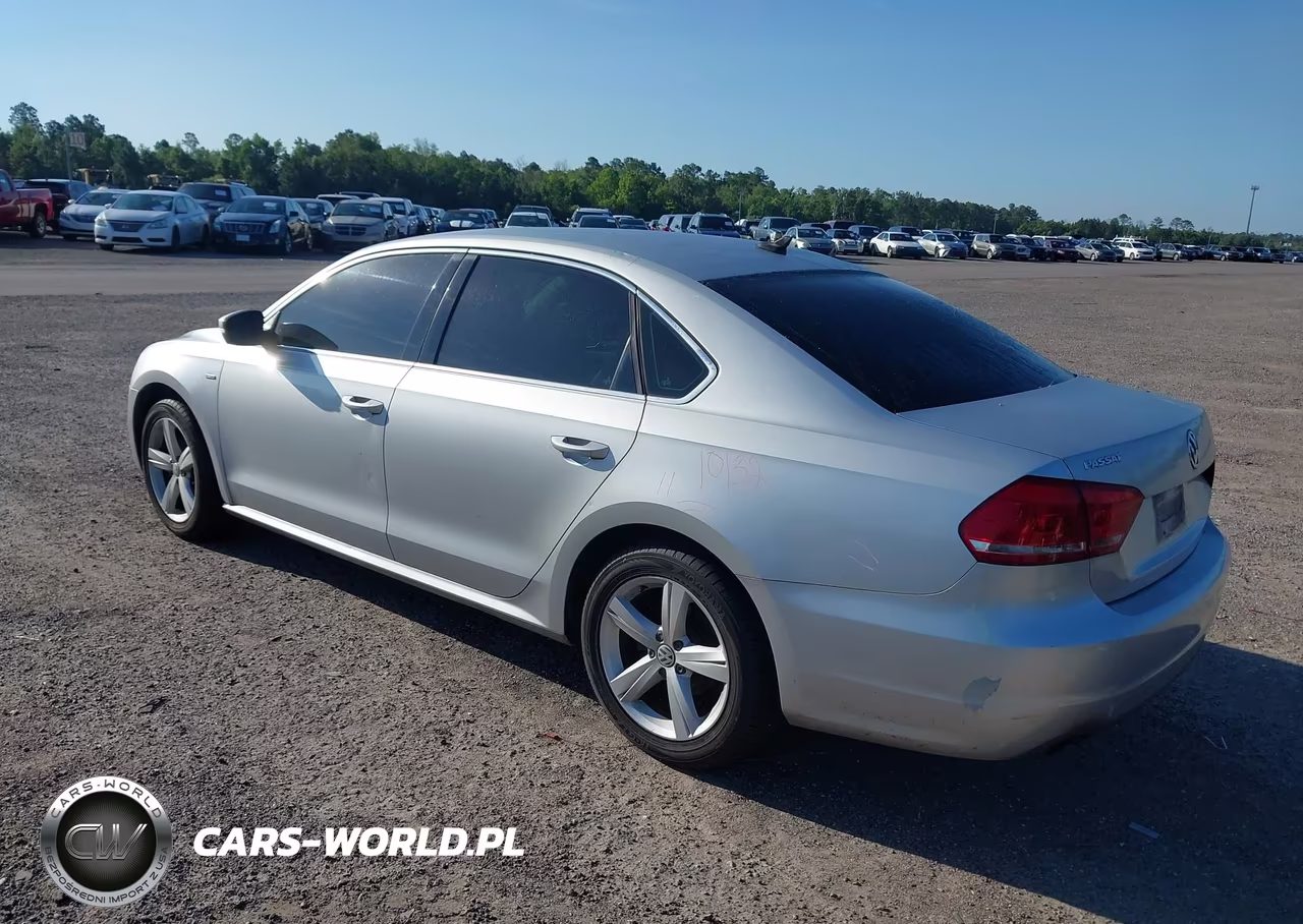 2015 Volkswagen Passat 1.8T Limited Edition VIN:1VWAT7A35FC099173 - 3