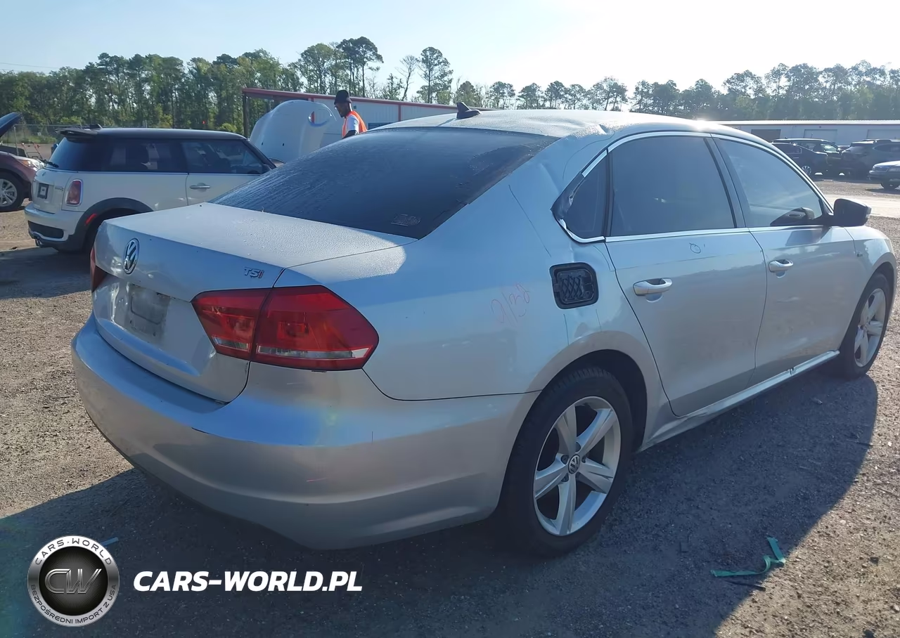 2015 Volkswagen Passat 1.8T Limited Edition VIN:1VWAT7A35FC099173 - 4