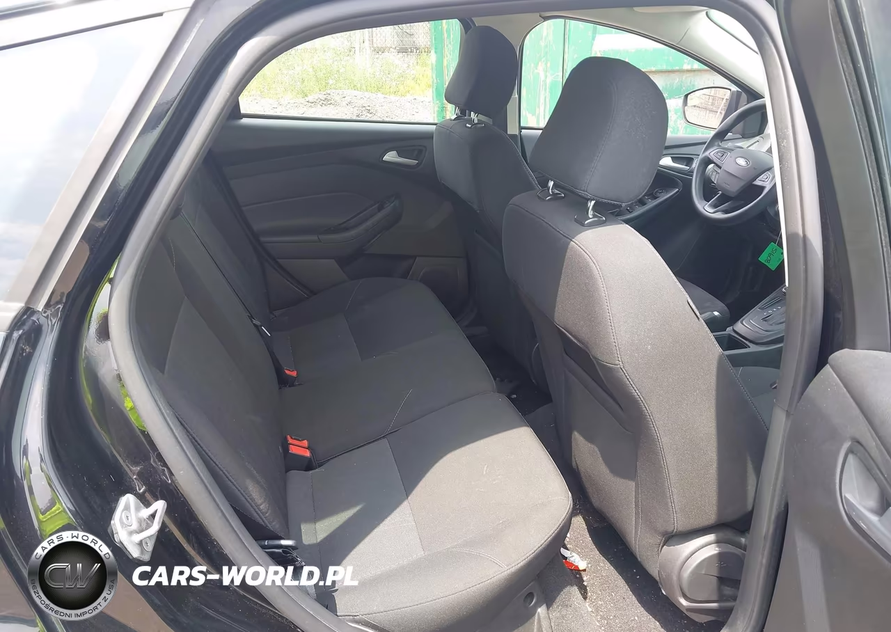 2017 Ford Focus Se VIN:1FADP3K28HL340624 - 8