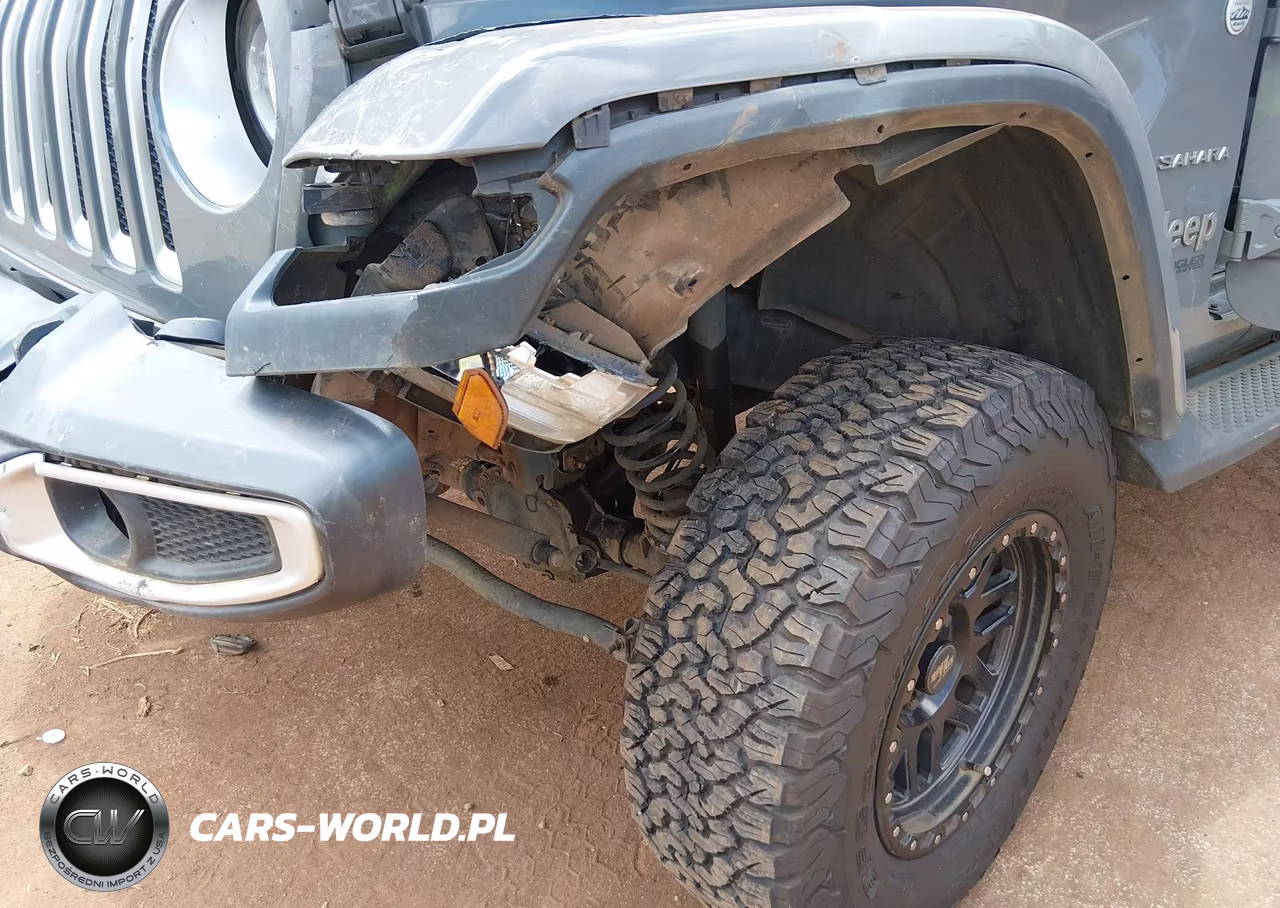 2020 Jeep Wrangler Unlimited Sahara 4X4 VIN:1C4HJXEN4LW235953 - 6