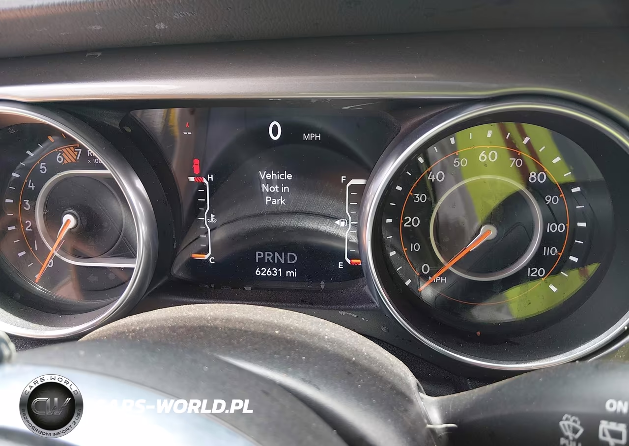 2020 Jeep Wrangler Unlimited Sahara 4X4 VIN:1C4HJXEN4LW235953 - 7