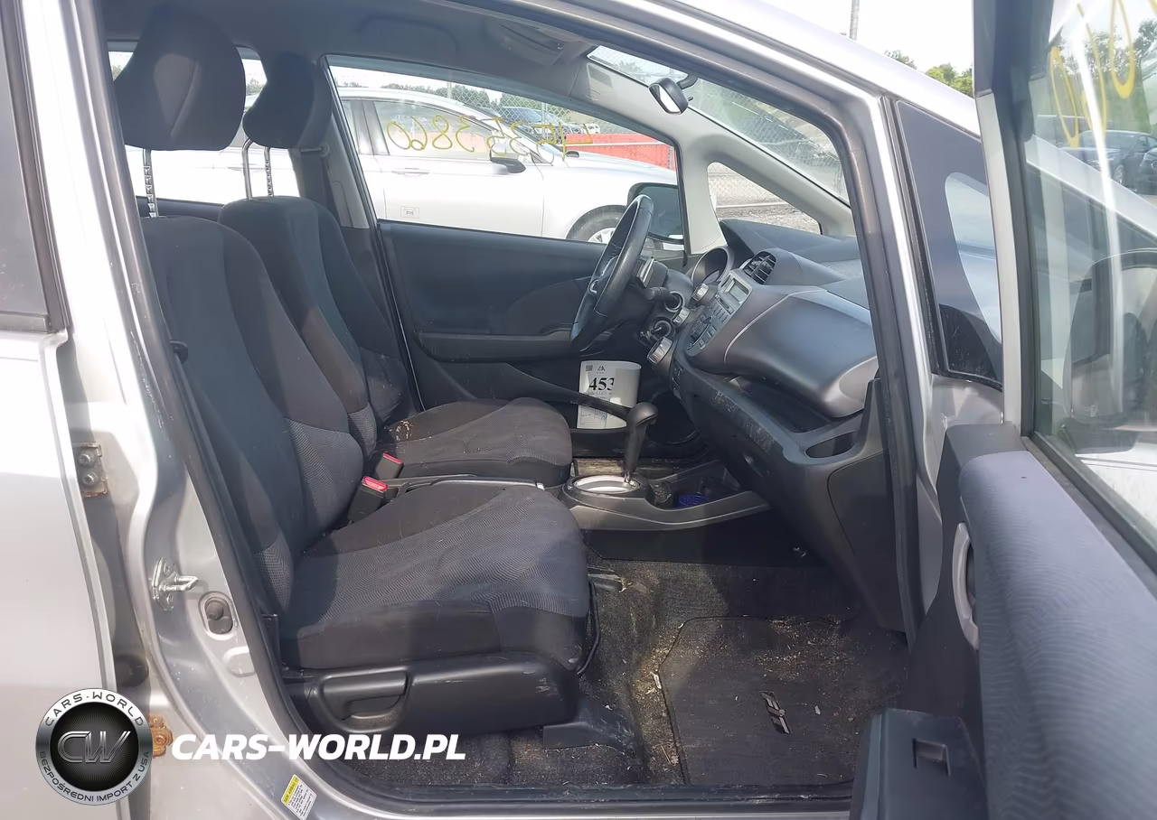 2011 Honda Fit Sport VIN:JHMGE8H57BC017392 - 5