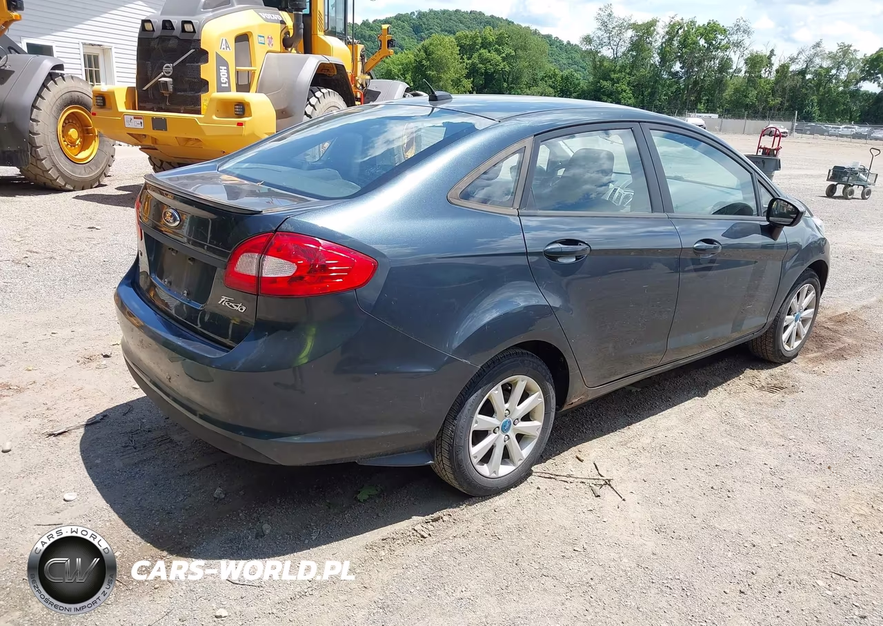 2011 Ford Fiesta Se VIN:3FADP4BJ7BM238735 - 4