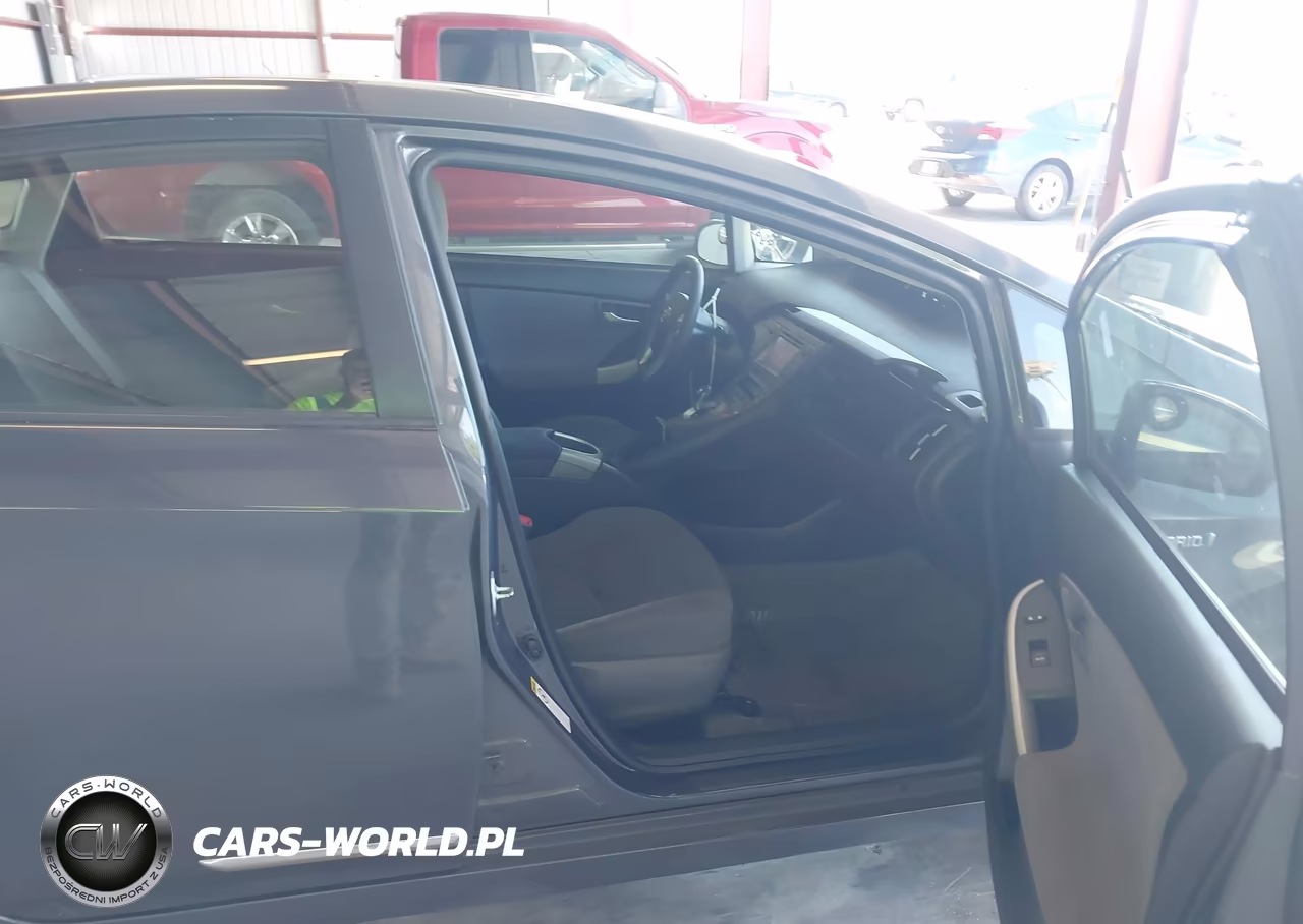 2012 Toyota Prius Three VIN:JTDKN3DU0C1500327 - 5