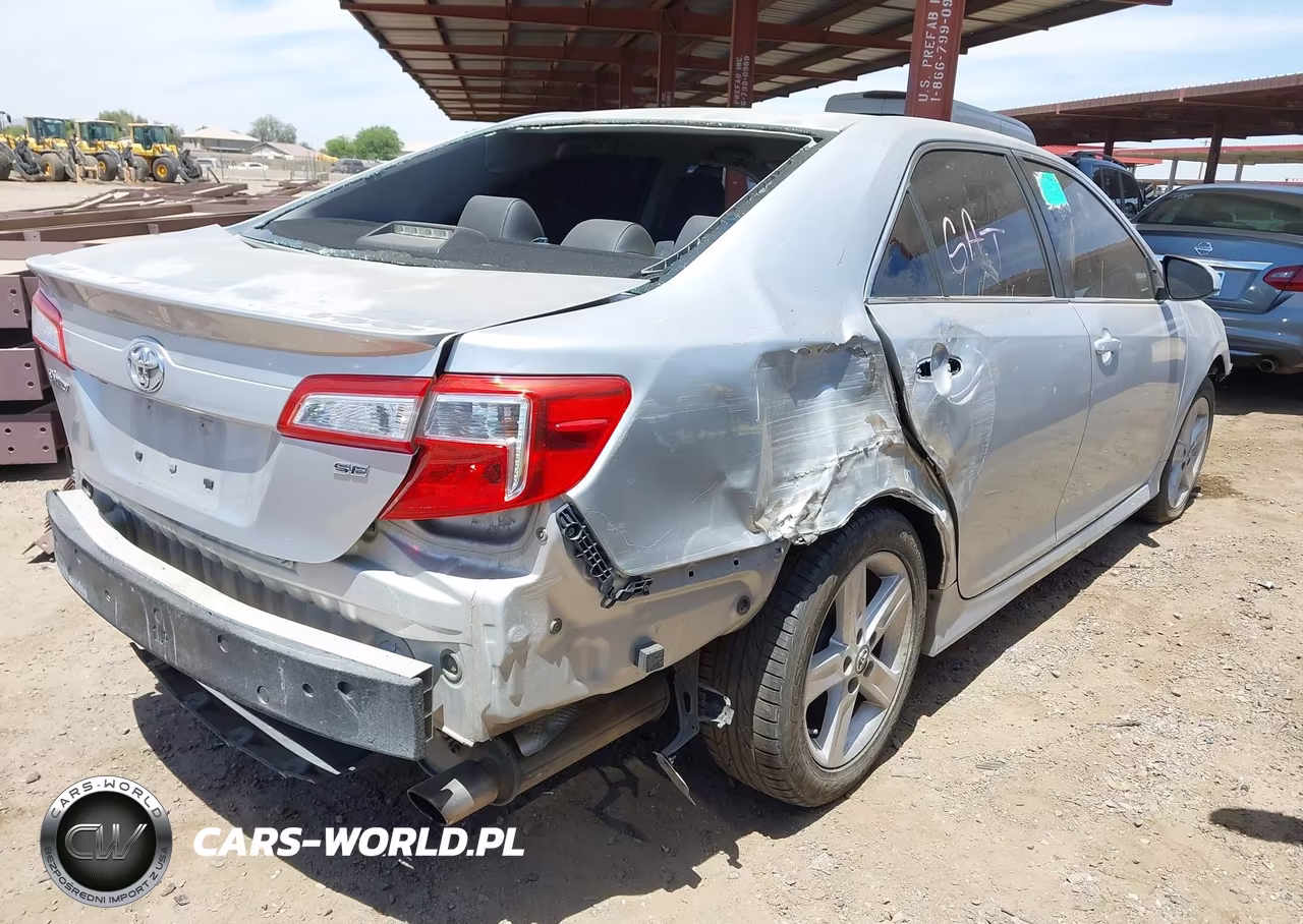 2014 Toyota Camry Se VIN:4T1BF1FK0EU804672 - 4