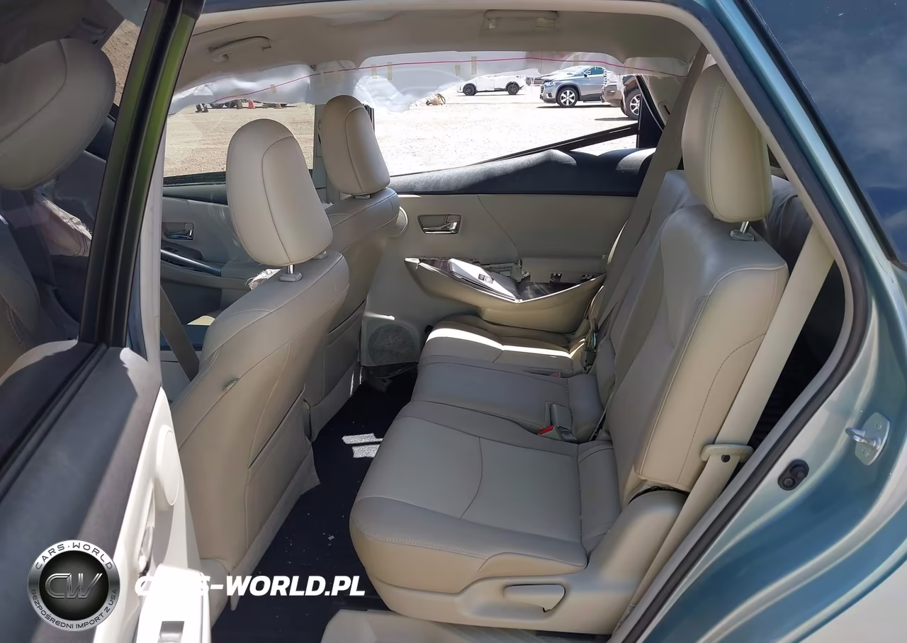 2017 Toyota Prius V Five VIN:JTDZN3EU1HJ063376 - 8