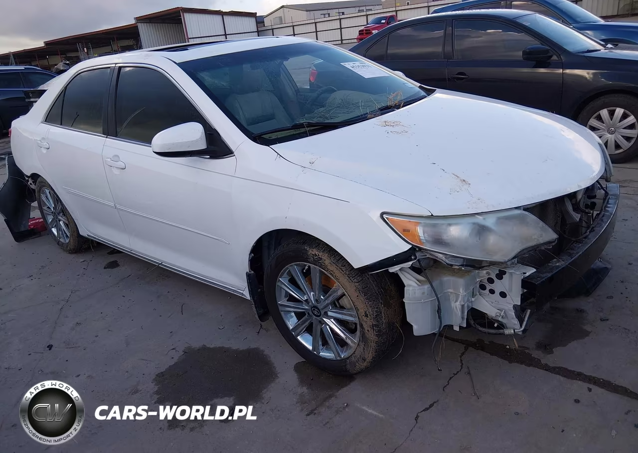 2014 Toyota Camry Xle – zdjęcie 1 z 17