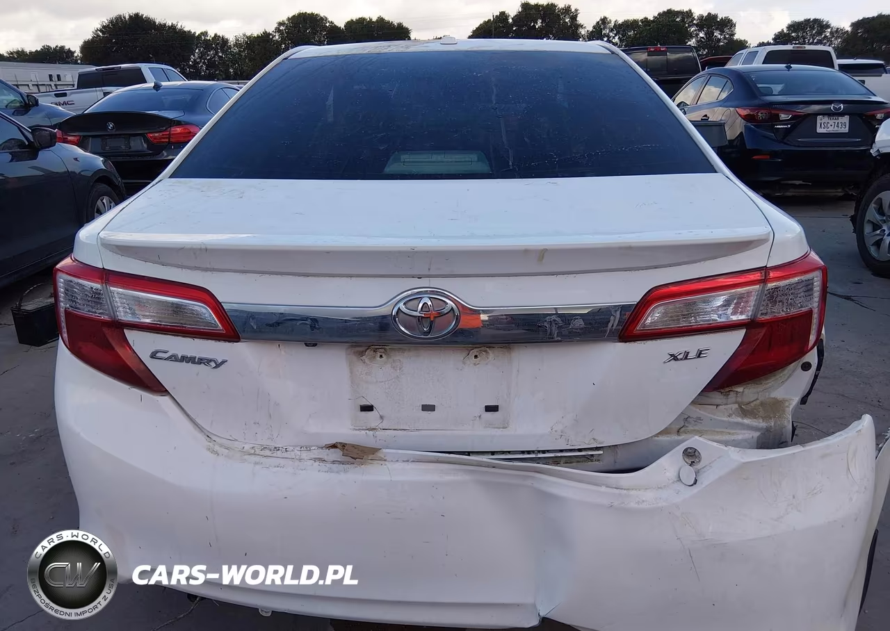 2014 Toyota Camry Xle VIN:4T4BF1FK3ER367398 - 17