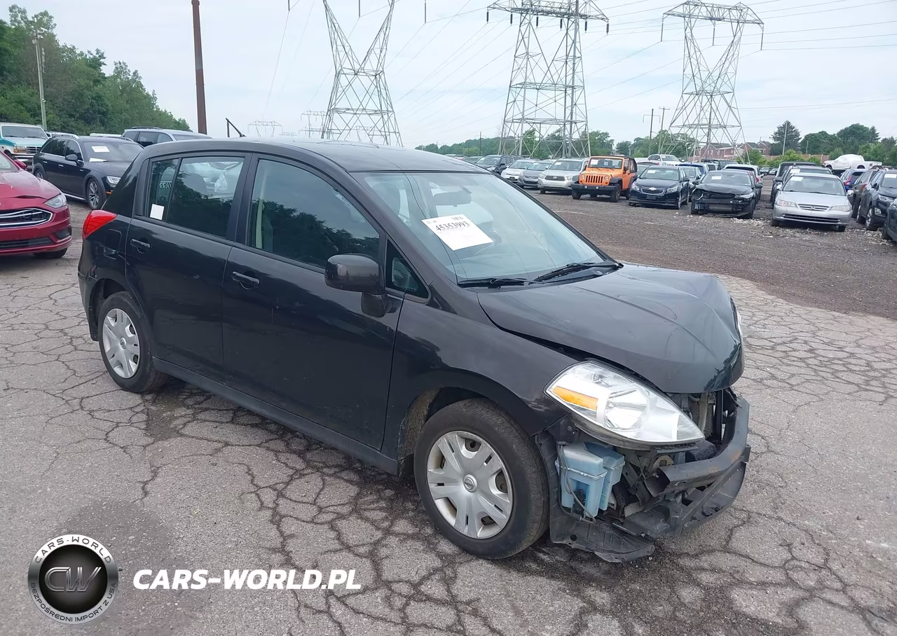 2011 Nissan Versa 1.8S – zdjęcie 1 z 12
