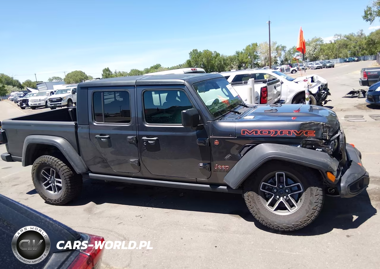 2025 Jeep Gladiator Mojave 4X4 VIN:1C6RJTEG4SL545025 - 13