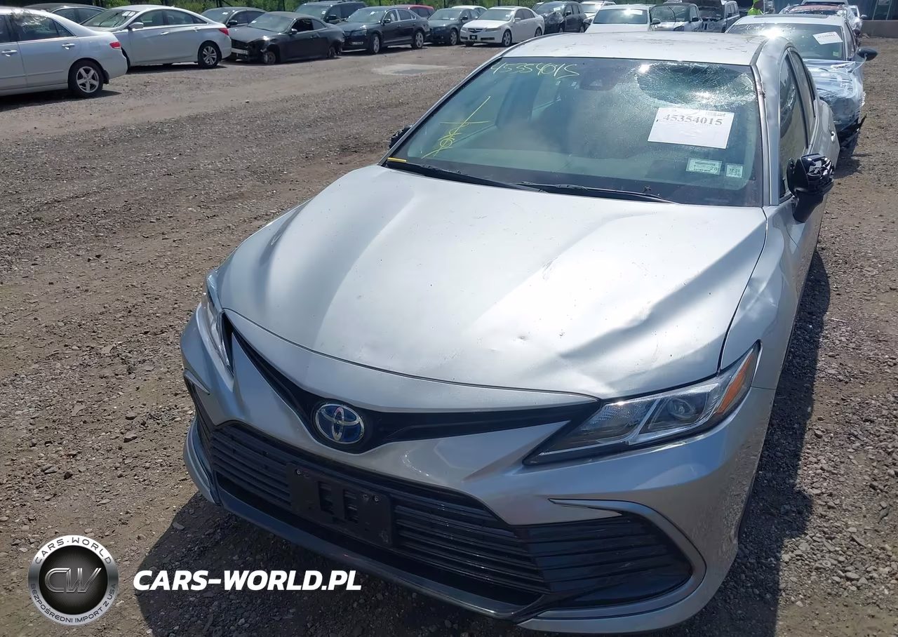 2024 Toyota Camry Hybrid Le VIN:4T1C31AK2RU073205 - 12