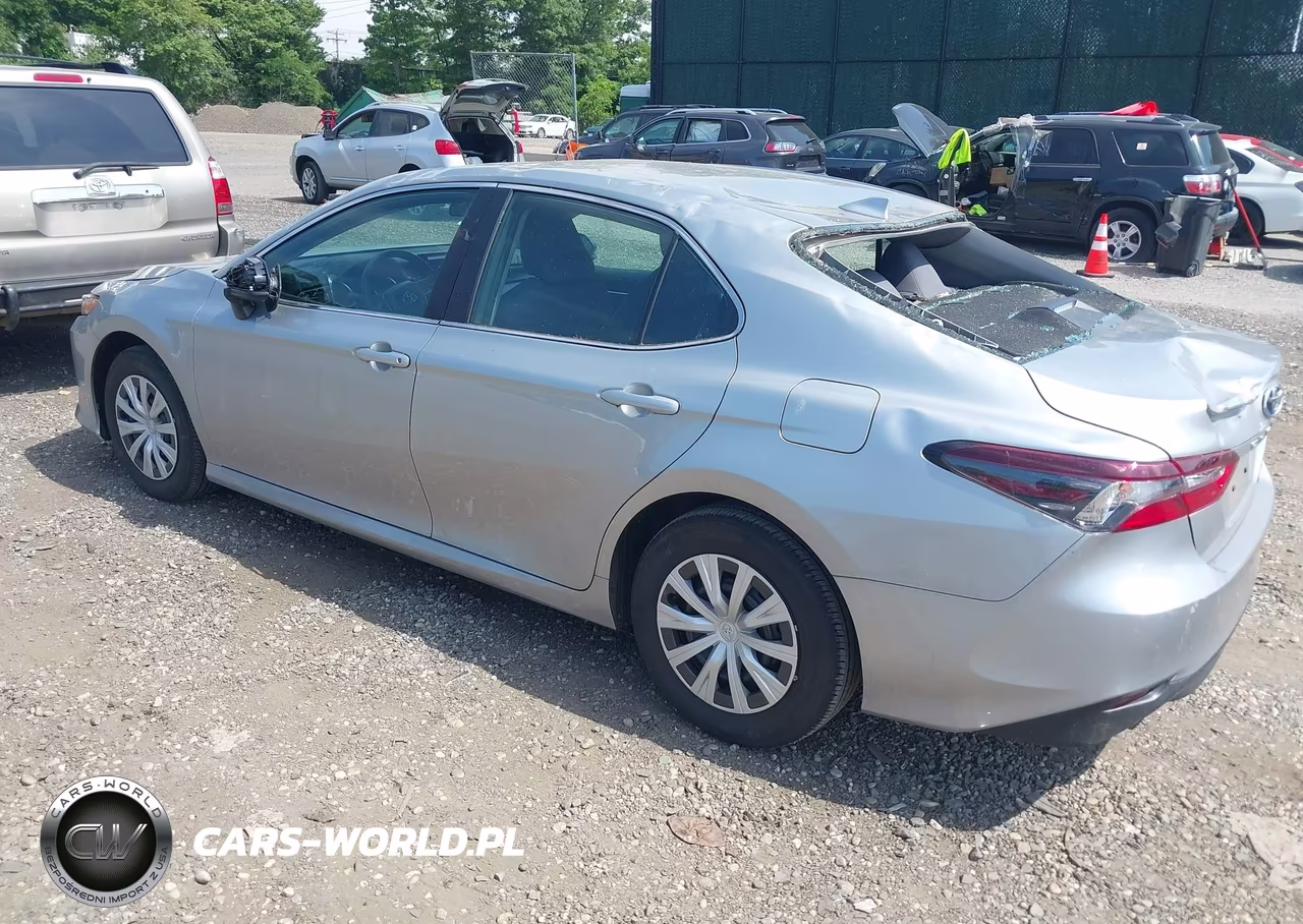 2024 Toyota Camry Hybrid Le VIN:4T1C31AK2RU073205 - 3