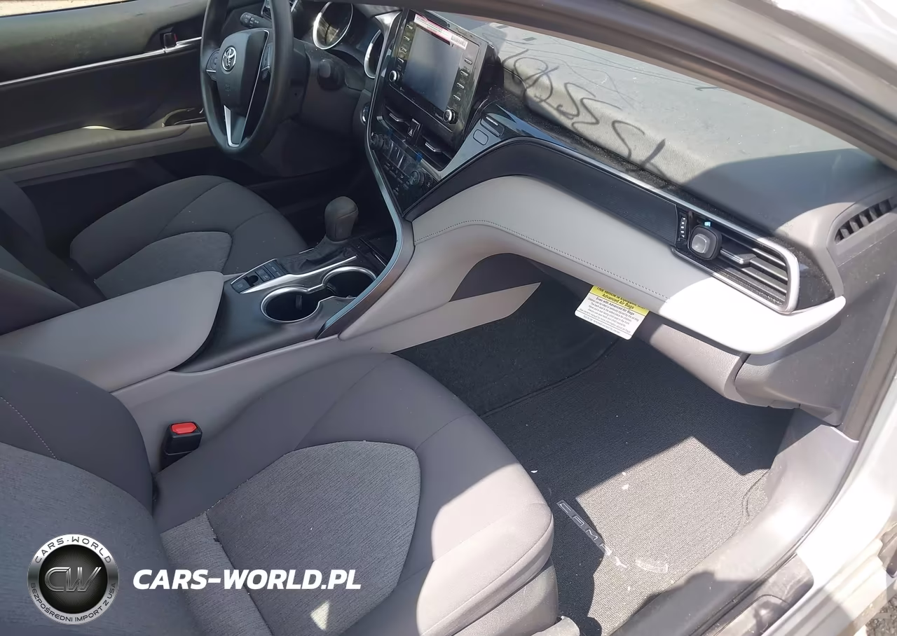 2024 Toyota Camry Hybrid Le VIN:4T1C31AK2RU073205 - 5