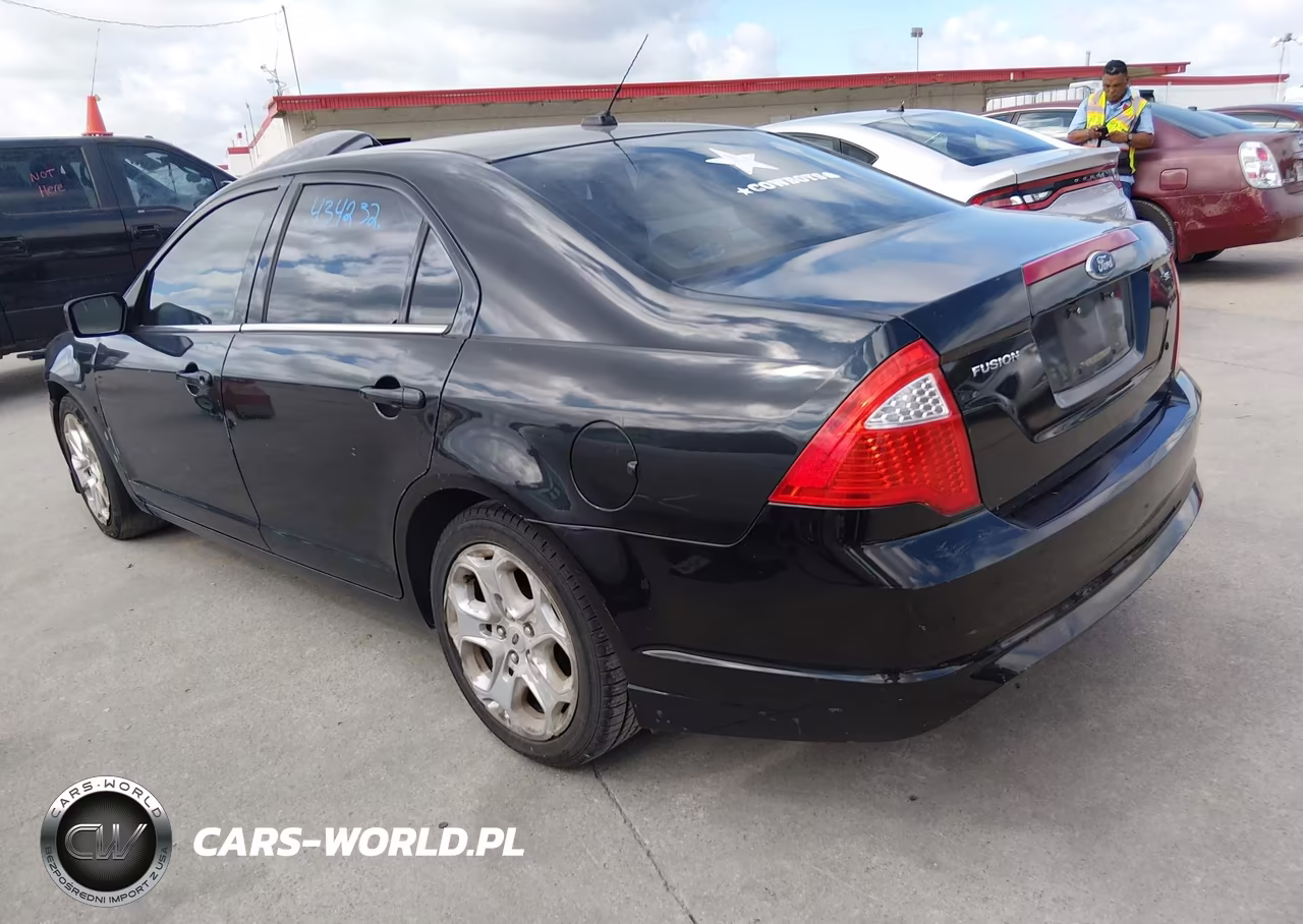2011 Ford Fusion Se VIN:3FAHP0HA9BR256335 - 3