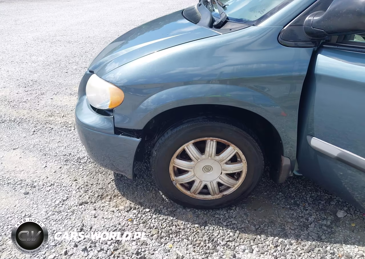 2007 Chrysler Town & Country VIN:1A4GJ45R37B123147 - 6