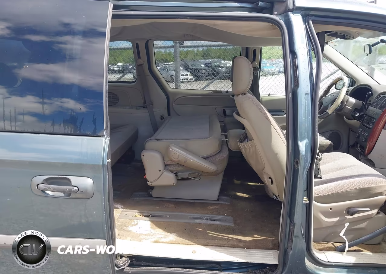 2007 Chrysler Town & Country VIN:1A4GJ45R37B123147 - 8