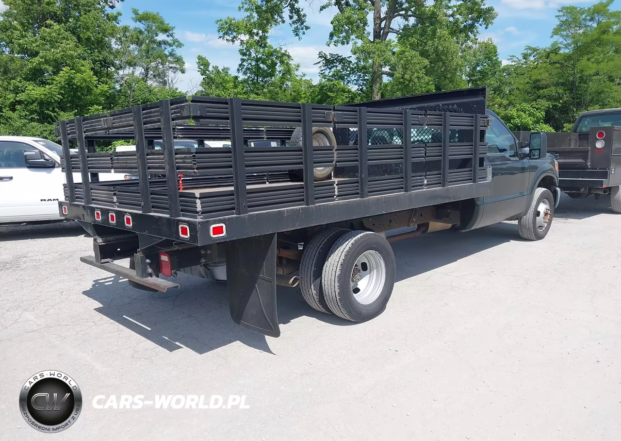 2016 Ford F-350 Chassis Xl VIN:1FDRF3G68GEC87839 - 4