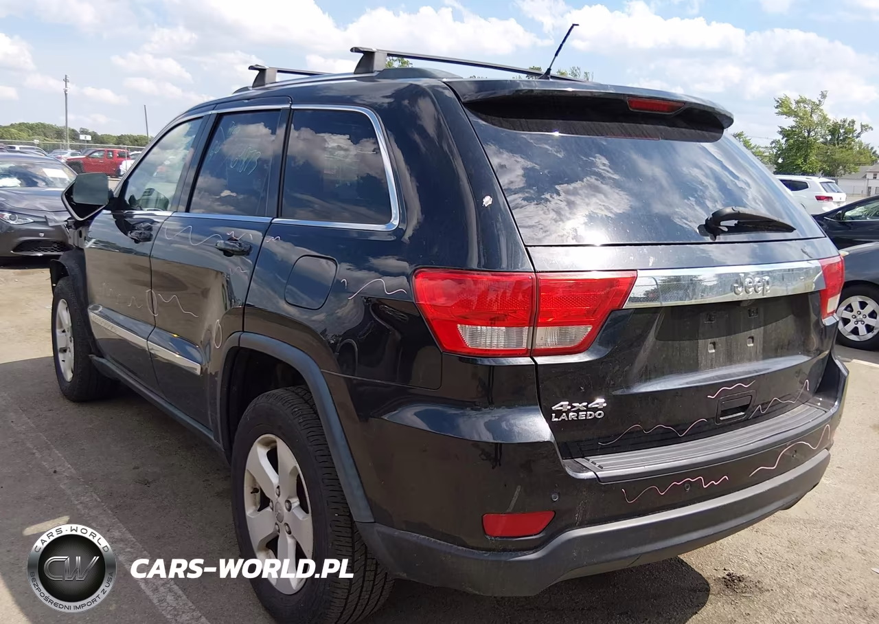 2012 Jeep Grand Cherokee Laredo VIN:1C4RJFAG8CC348697 - 3