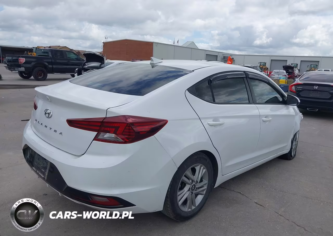 2020 Hyundai Elantra Sel VIN:5NPD84LF5LH584436 - 4
